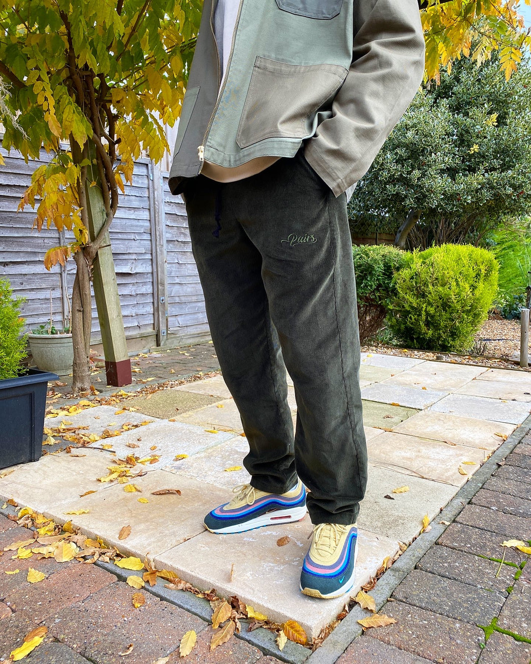 Olive corduroy - [Pairs UK] [jogging bottoms] [ are those pairs] [mike pairs] [sweatpants] [patterned sweatpants] [patterned pants] 